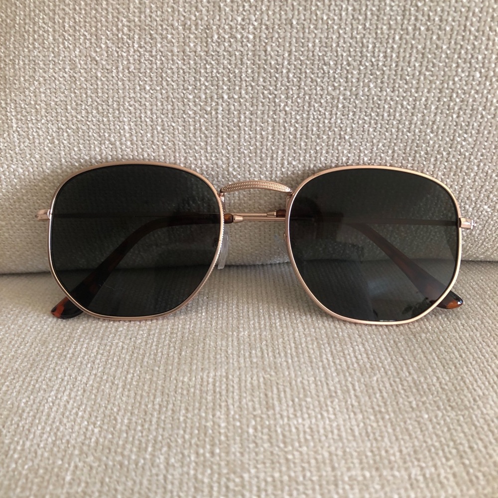Pink Lily Sunglasses